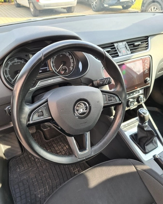 Skoda Octavia cena 43200 przebieg: 293000, rok produkcji 2019 z Gołdap małe 154